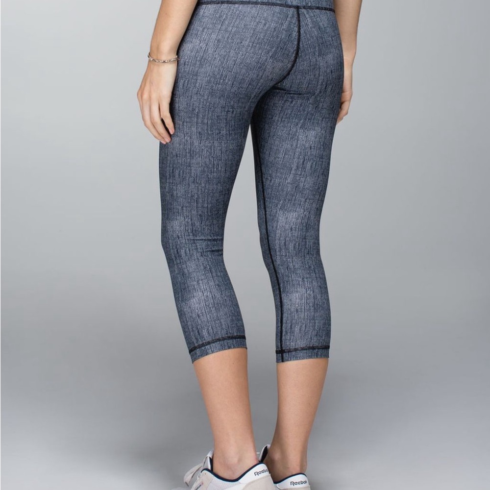 Lululemon Wunder Under Crop *Full-On Luxtreme  SZ 6 - Picture 2 of 7